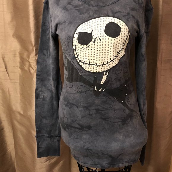 Beautiful "Nightmare Before Christmas" Long Sleeves Shirt - Picture 5 of 9